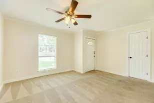 310 Dogwood St, Lake Jackson, TX 77566 - Photo 4