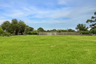 2013 Ellis School Rd, Baytown, TX 77521 - Photo 6