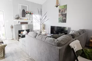 12249 Coppertree Ln, Houston, TX 77035 - Photo 8