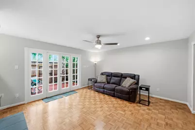10152 Longmont Drive #38/10, Houston, TX 77042 - Photo 22
