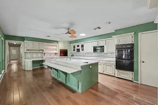 2710 N Logrun Cir, The Woodlands, TX 77380 - Photo 8
