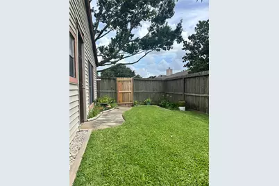 8708 Haverstock Drive, Houston, TX 77031 - Photo 20