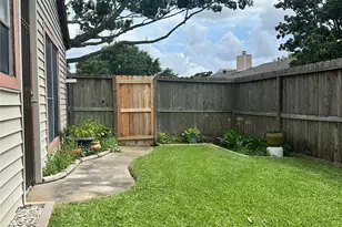 8708 Haverstock Dr, Houston, TX 77031 - Photo 20