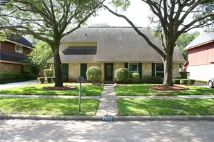 2822 River Birch Dr, Sugar Land, TX 77479 - Photo 2