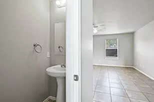 12022 Clifton Oaks Dr, Houston, TX 77099 - Photo 10