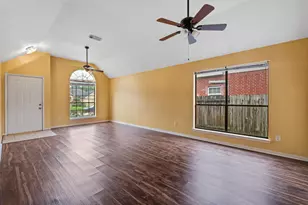 2818 Blue Jay Cir, Humble, TX 77396 - Photo 4