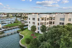 1302 Marina Bay Dr, Kemah, TX 77565 - Photo 4