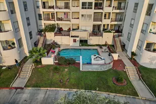 1302 Marina Bay Dr, Kemah, TX 77565 - Photo 8