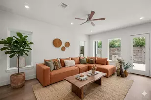 1745 Ojeman Point Ln, Houston, TX 77055 - Photo 6