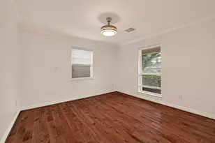 8522 Westview Dr, Houston, TX 77055 - Photo 10