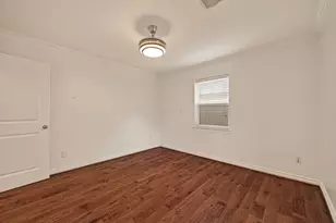 8522 Westview Dr, Houston, TX 77055 - Photo 18