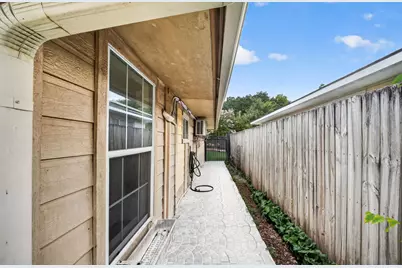 8522 Westview Drive, Houston, TX 77055 - Photo 26