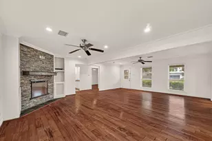 8522 Westview Dr, Houston, TX 77055 - Photo 4