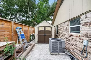 8522 Westview Dr, Houston, TX 77055 - Photo 34