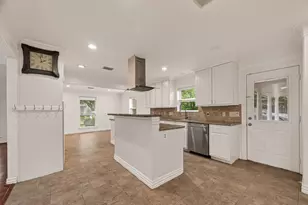 8522 Westview Dr, Houston, TX 77055 - Photo 14