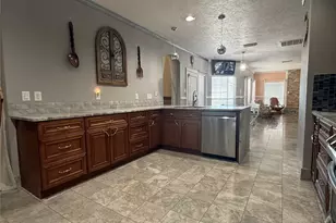 9718 Crystal Blvd, Baytown, TX 77521 - Photo 8