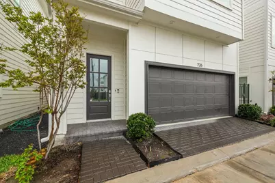 726 Carriage Knolls Drive, Houston, TX 77008 - Photo 2