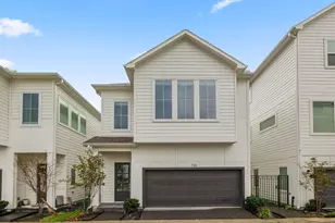 726 Carriage Knls Dr, Houston, TX 77008 - Photo 1
