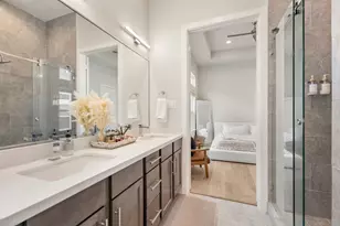 726 Carriage Knls Dr, Houston, TX 77008 - Photo 22