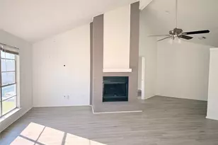 8203 Lone Quail Dr, Houston, TX 77489 - Photo 2