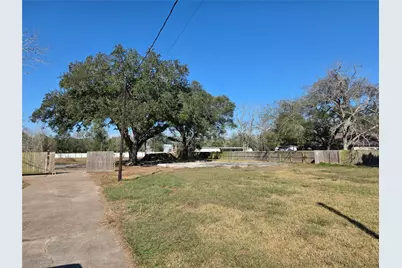414 Gordy Road, Bacliff, TX 77518 - Photo 12