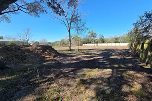 414 Gordy Rd, Bacliff, TX 77518 - Photo 8