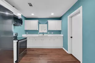 617 4th Ave N, Texas City, TX 77590 - Photo 8