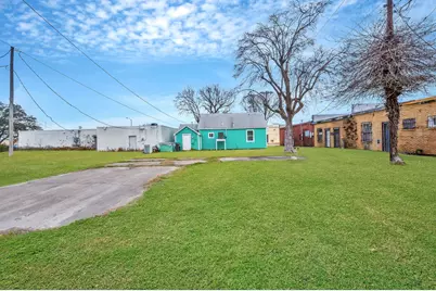 617 4th Avenue N, Texas City, TX 77590 - Photo 2