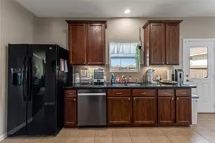 512 Forest Village Cir, La Marque, TX 77568 - Photo 16