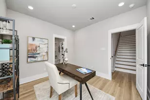 1102 Mansfield St, Houston, TX 77091 - Photo 8