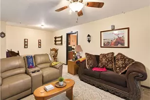 1406 Algee St, Port Lavaca, TX 77979 - Photo 2