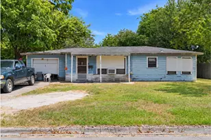 1406 Algee St, Port Lavaca, TX 77979 - Photo 1