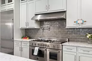 916 Yale St, Houston, TX 77008 - Photo 8