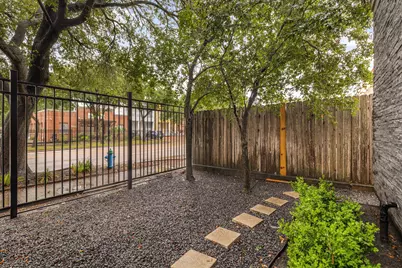 916 Yale Street #D, Houston, TX 77008 - Photo 32