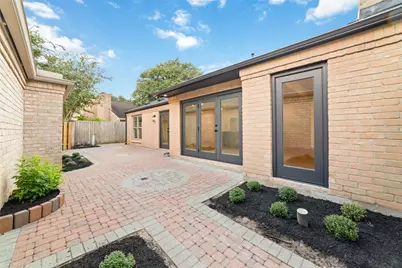 15651 Whitewater Lane, Houston, TX 77079 - Photo 24