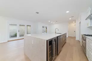 15651 Whitewater Ln, Houston, TX 77079 - Photo 2