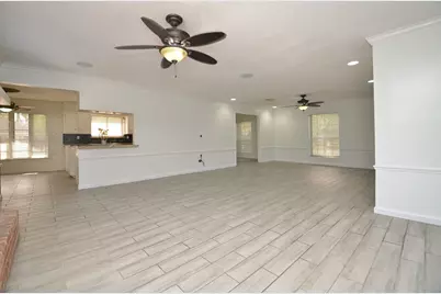 2711 Williamsburg Drive, Dickinson, TX 77539 - Photo 10
