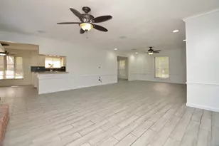 2711 Williamsburg Dr, Dickinson, TX 77539 - Photo 10