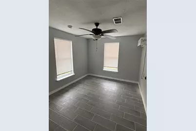 301 N Avenue C, Freeport, TX 77541 - Photo 12
