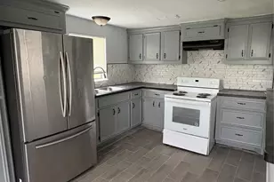 301 N Avenue C, Freeport, TX 77541 - Photo 4