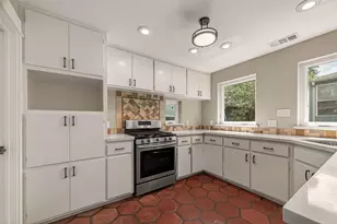 921 Ivy Rd, Clear Lake Shores, TX 77565 - Photo 18