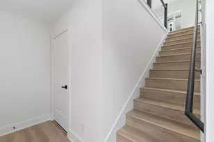 205 Foxshire Ln, Houston, TX 77047 - Photo 2