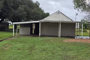 1011 6th St, East Bernard, TX 77435 - Photo 28