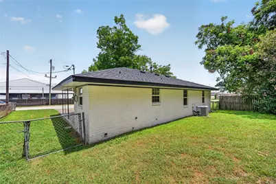 803 W First Street, Brenham, TX 77833 - Photo 26