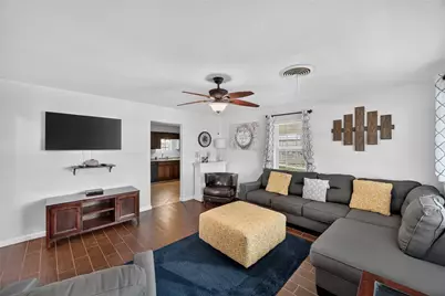 803 W First Street, Brenham, TX 77833 - Photo 8