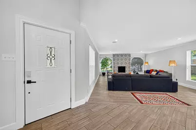 818 Silvergate Drive, Houston, TX 77079 - Photo 4