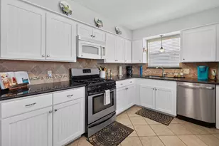 615 Warsaw St, Bayou Vista, TX 77563 - Photo 14