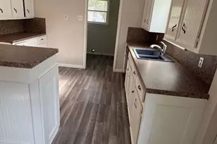 201 Smith St, Clute, TX 77531 - Photo 6