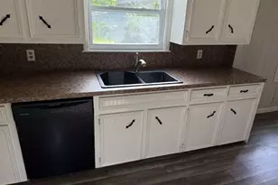 201 Smith St, Clute, TX 77531 - Photo 2