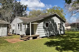201 Smith St, Clute, TX 77531 - Photo 20